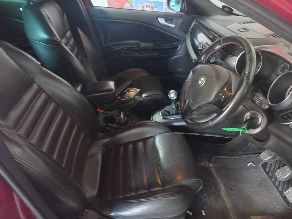 2011 Alfa Romeo Giulietta 1.8T thumbnail 7