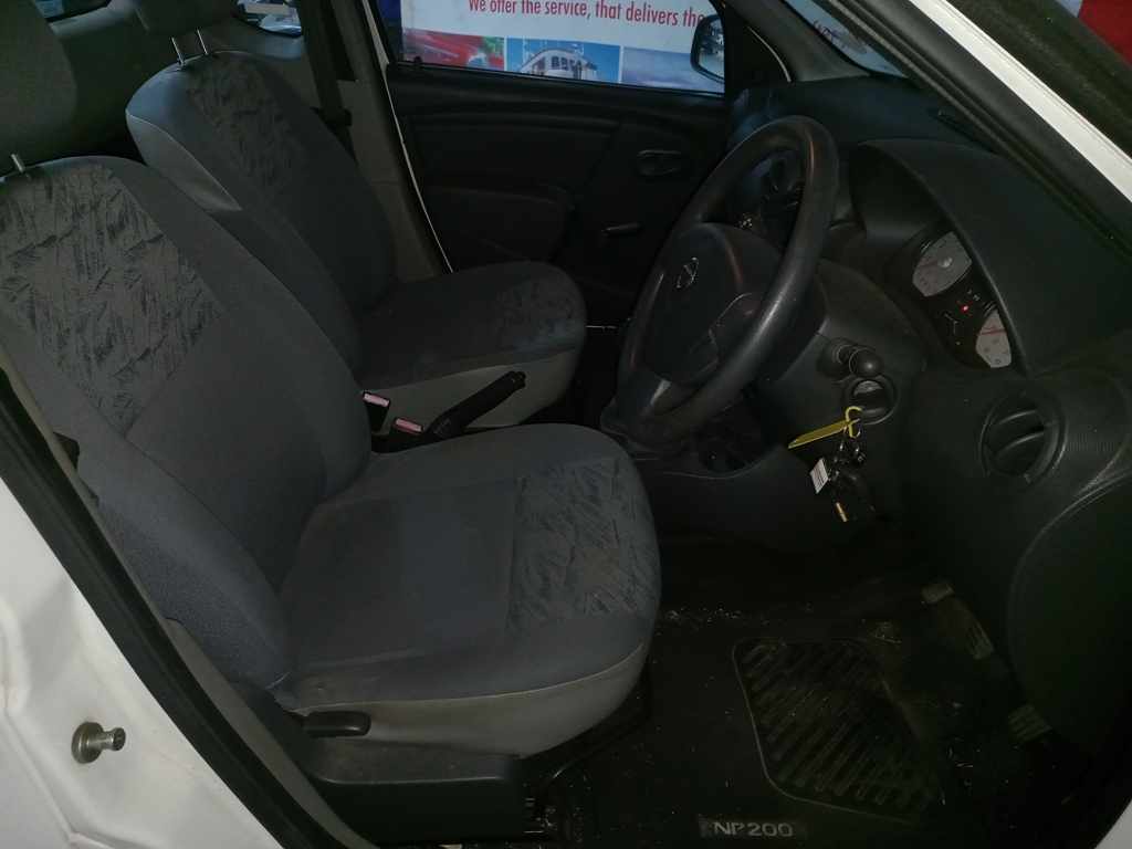 2013 Nissan NP200 1.6 P/U S/C thumbnail 7