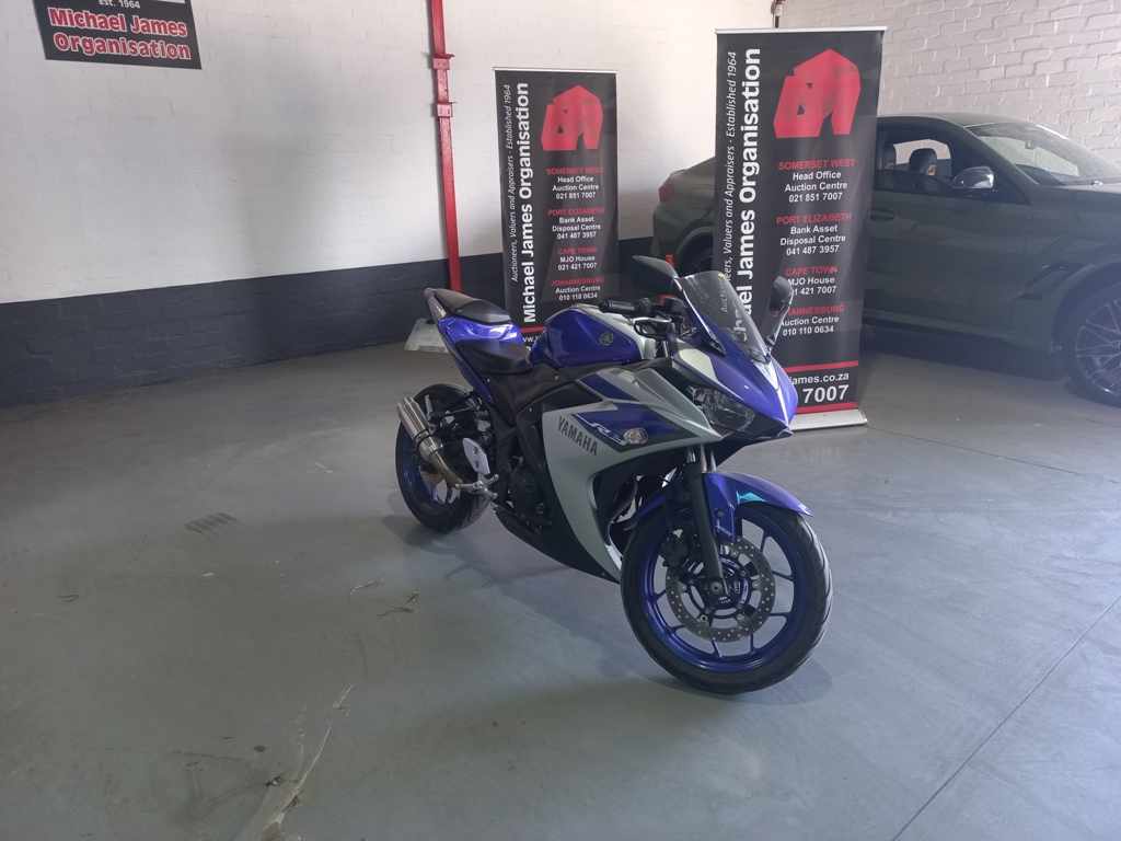 2016 Yamaha YZF R3 thumbnail 3