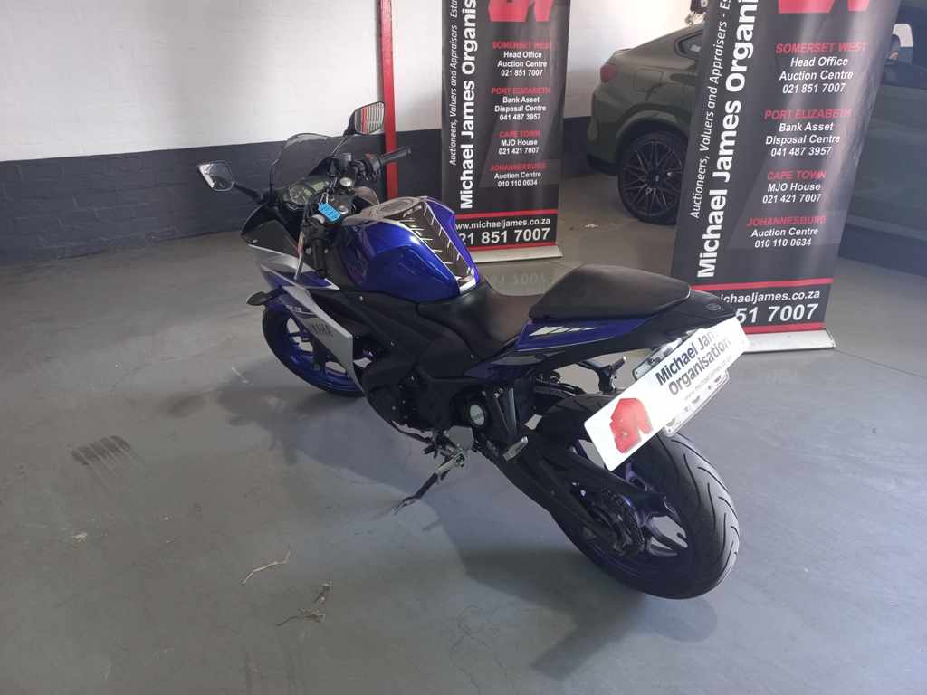 2016 Yamaha YZF R3 thumbnail 6