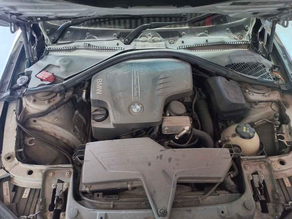 2015 BMW 320i Sport Line A/T thumbnail 9