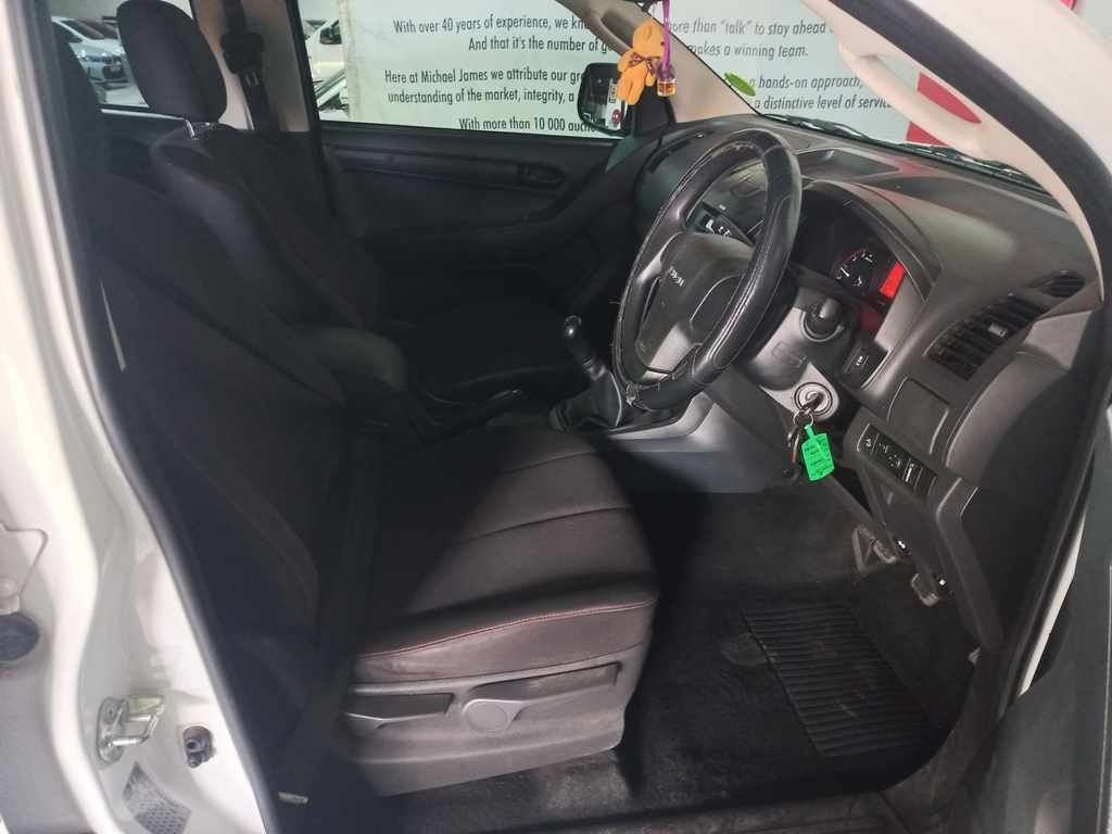 2021 Isuzu D-MAX 250 HI Ride D/C P/U thumbnail 7