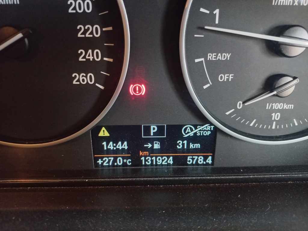 2015 BMW 316i A/T thumbnail 8