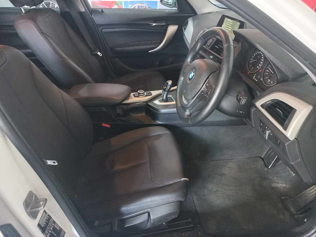 2017 BMW 120i A/T thumbnail 7
