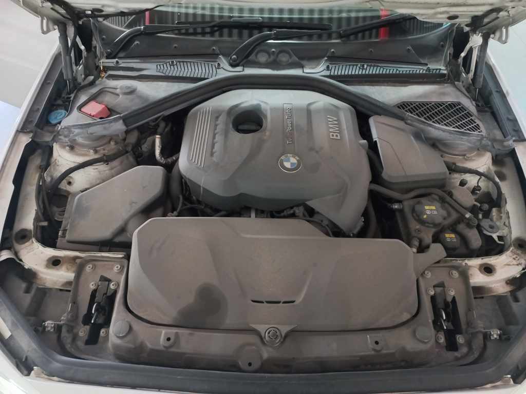 2017 BMW 120i A/T thumbnail 9