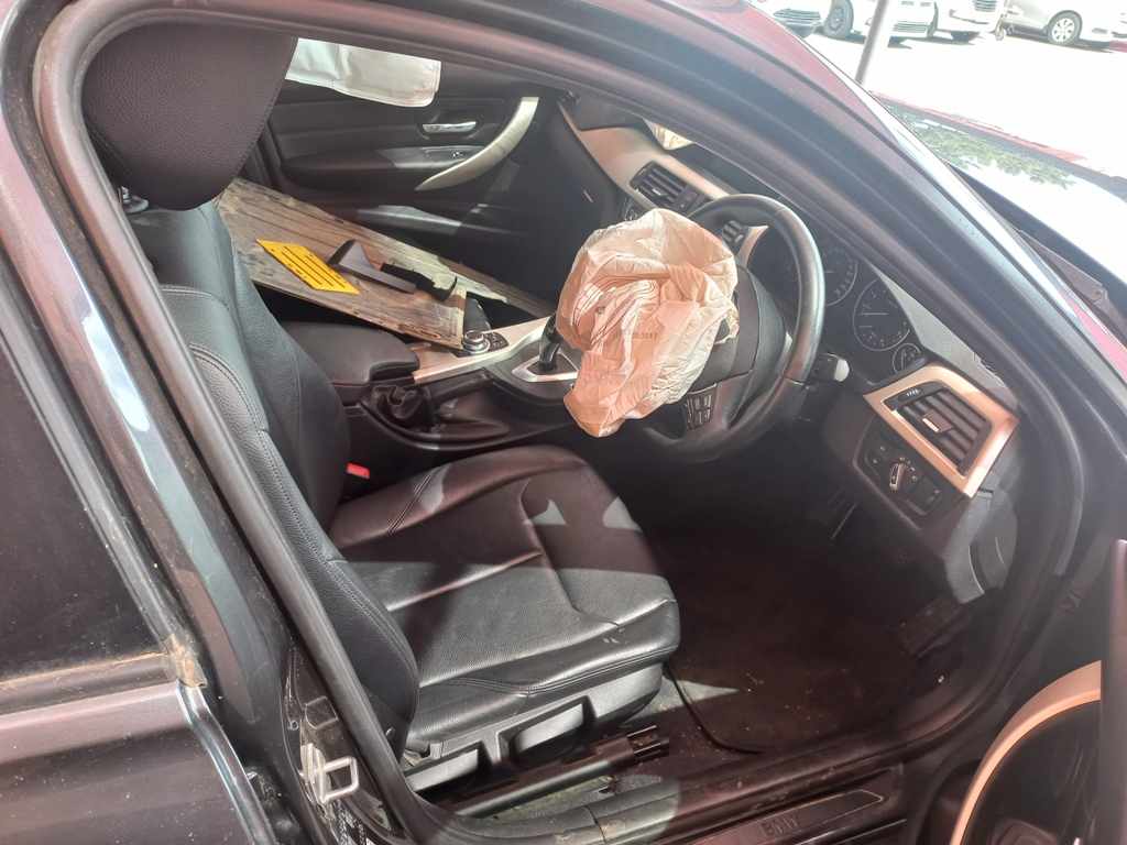 2017 BMW 320i A/T (NON RUNNER) thumbnail 6