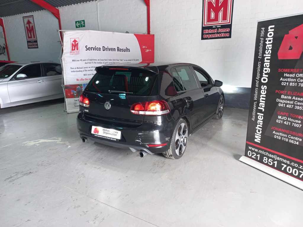 2010 VW Golf VI GTI 2.0 TSI thumbnail 5