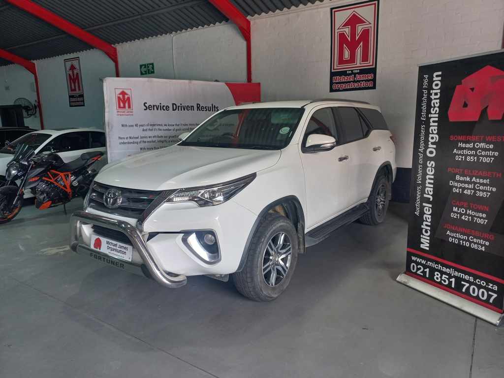 2017 Toyota Fortuner 4.0 V6 4X4 A/T thumbnail 2