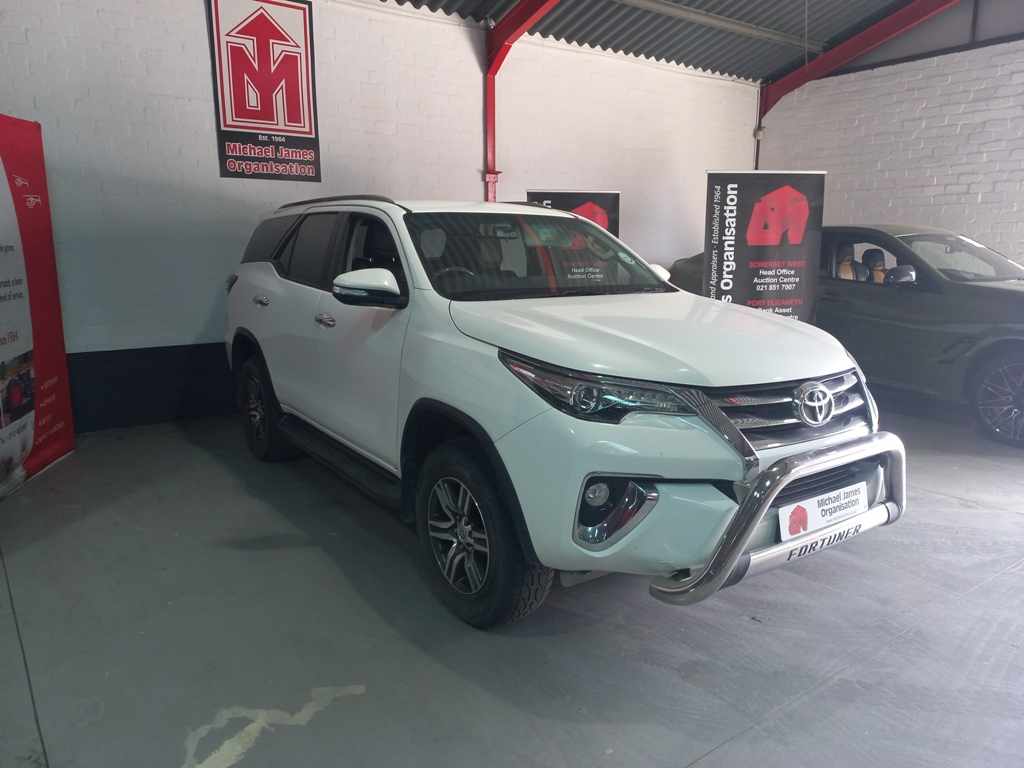 2017 Toyota Fortuner 4.0 V6 4X4 A/T thumbnail 3
