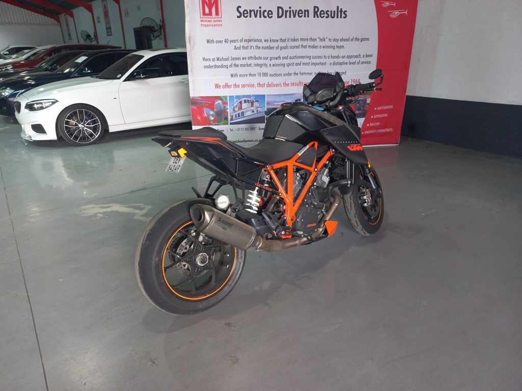 2015 KTM 1290 Super Duke R thumbnail 5