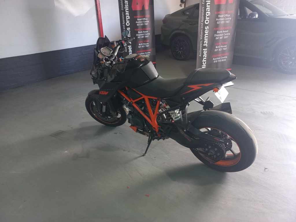2015 KTM 1290 Super Duke R thumbnail 6