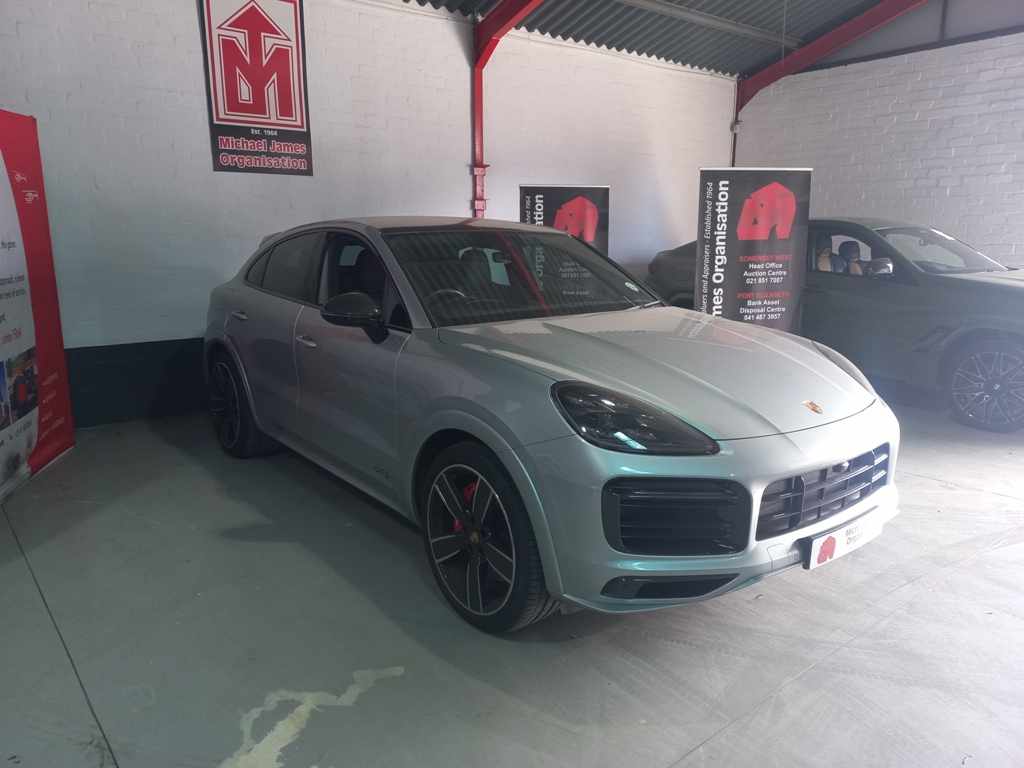 2023 Porsche Cayenne GTS Coupe thumbnail 3