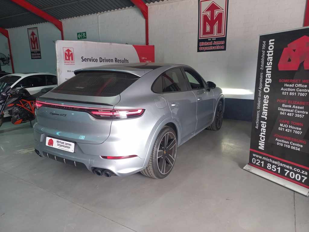2023 Porsche Cayenne GTS Coupe thumbnail 5