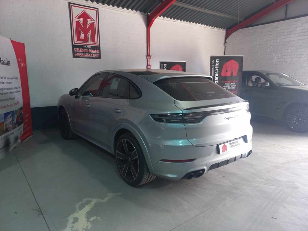 2023 Porsche Cayenne GTS Coupe thumbnail 6