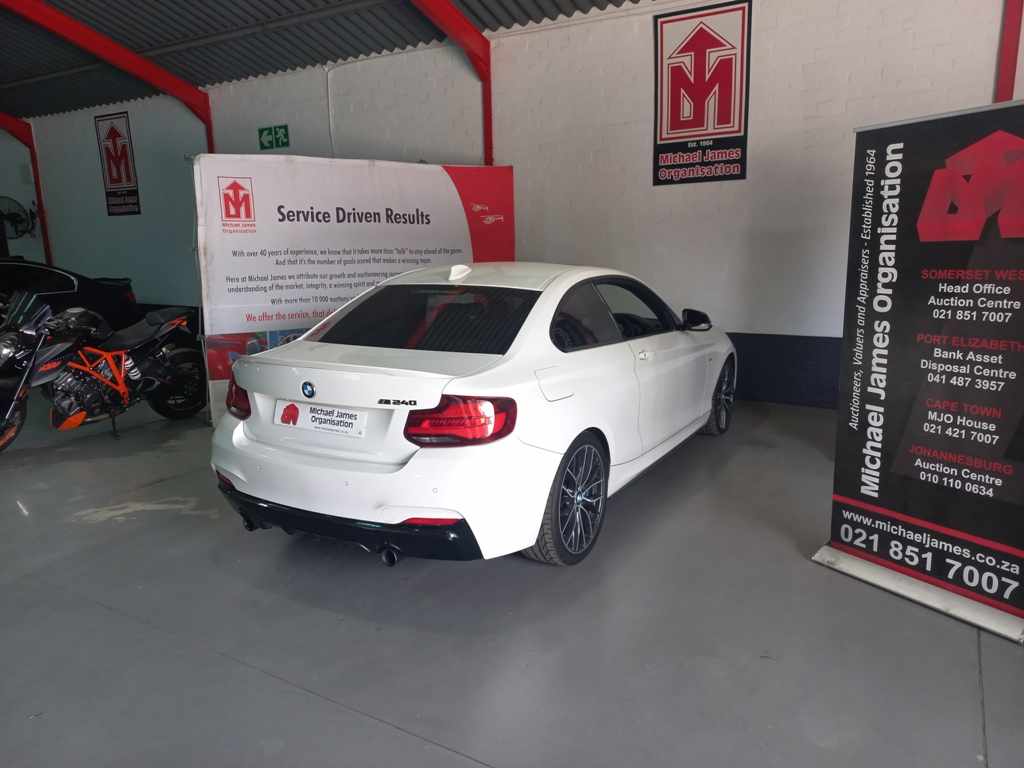 2018 BMW M240i A/T thumbnail 5