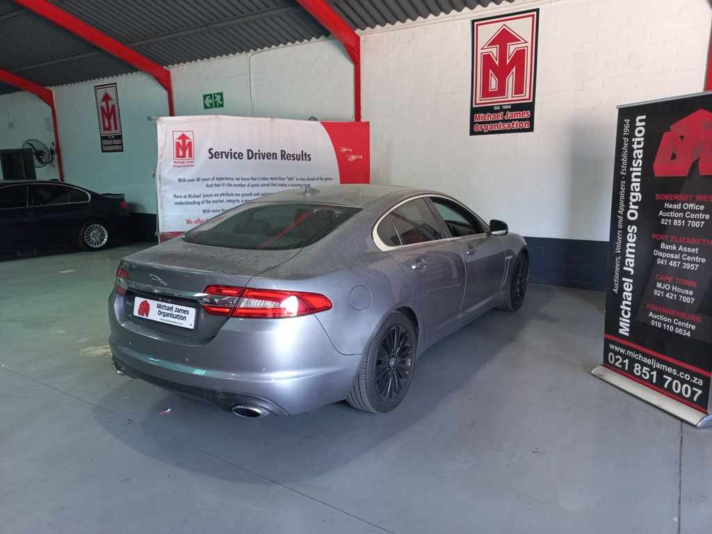 2014 Jaguar XF 2.0 i4 thumbnail 5