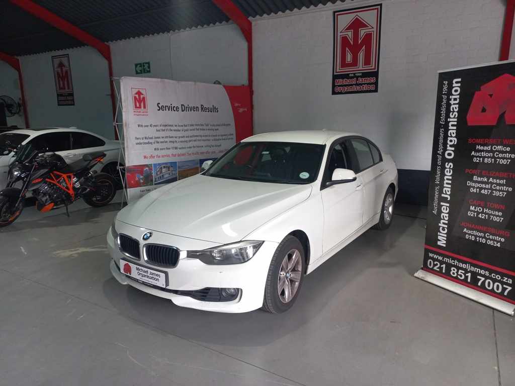2015 BMW 320i A/T thumbnail 2