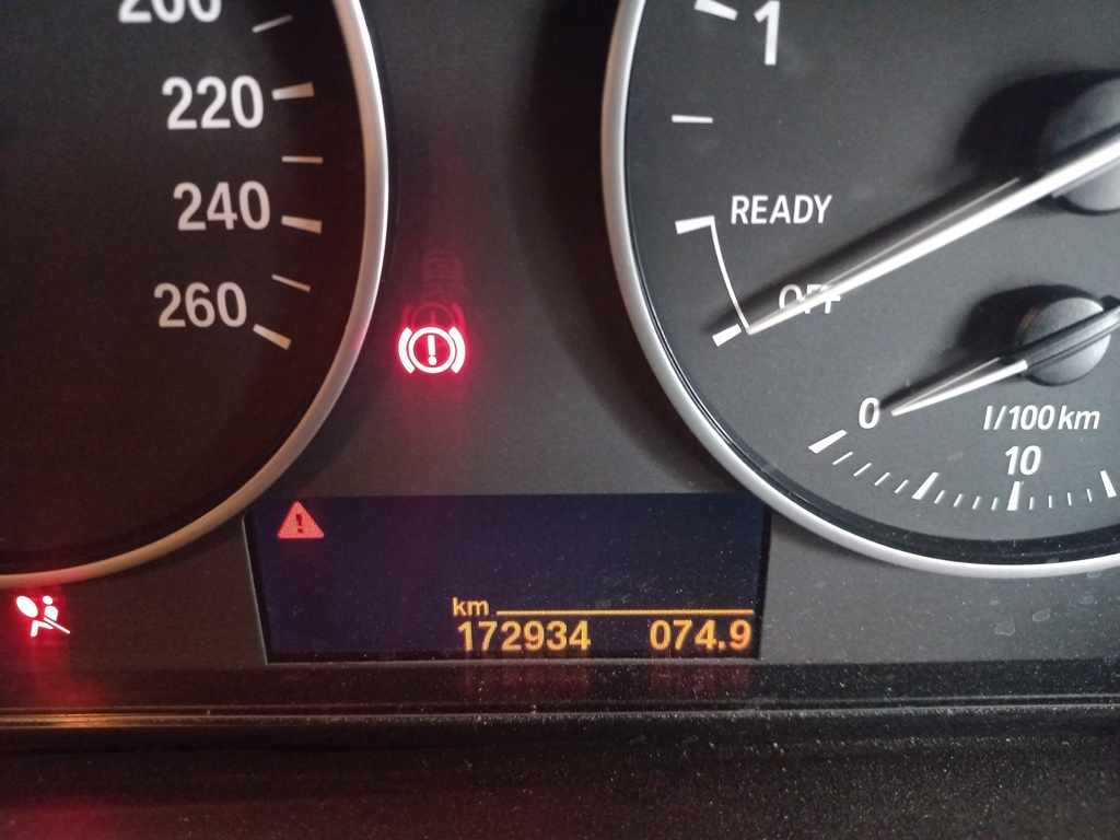 2015 BMW 320i A/T thumbnail 8