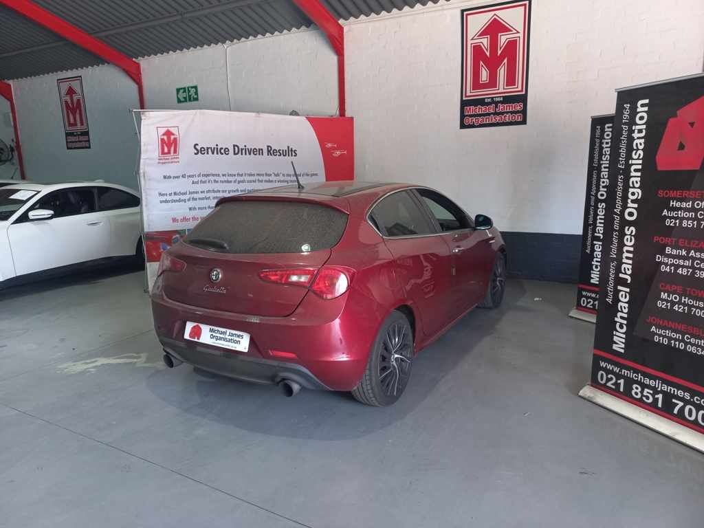 2011 Alfa Romeo Giulietta 1.8T thumbnail 5