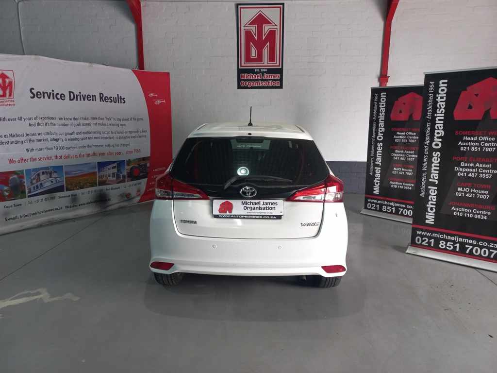2019 Toyota Yaris 1.5 thumbnail 4