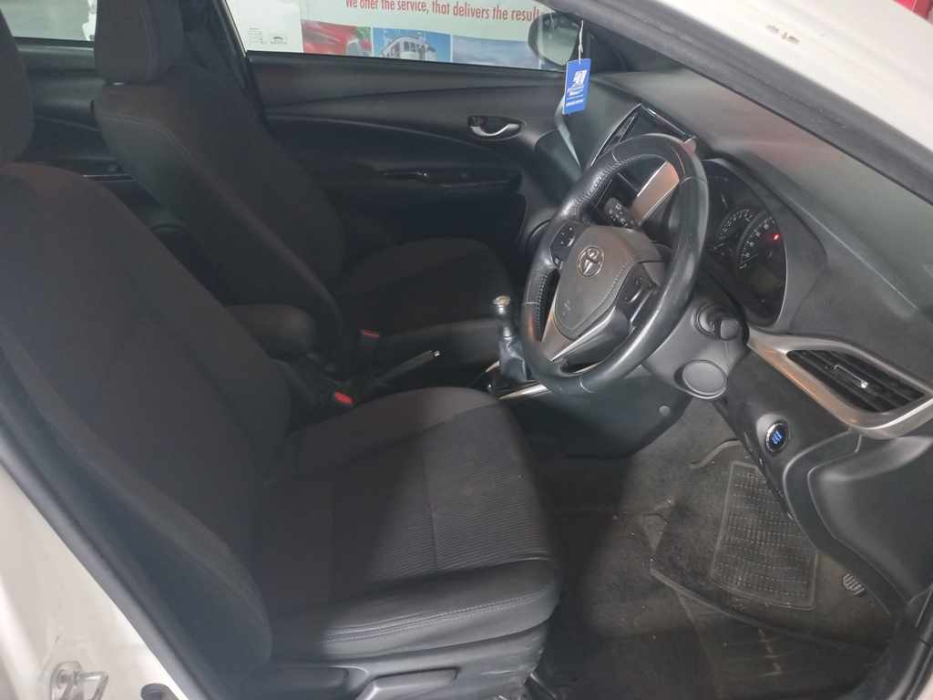 2019 Toyota Yaris 1.5 thumbnail 7