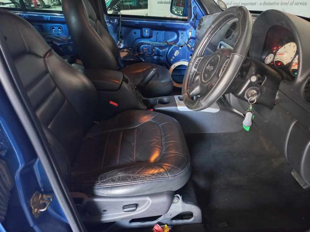 2003 Jeep Cherokee 3.7 A/T thumbnail 8