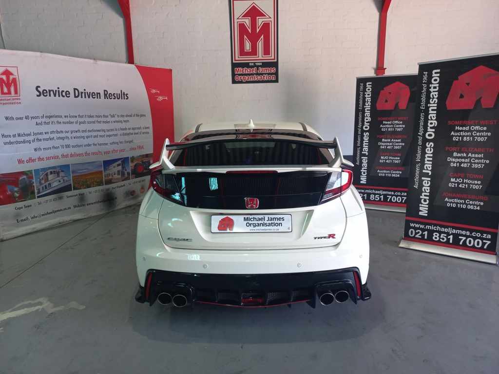 2016 Honda Civic 2.0 Type R thumbnail 4