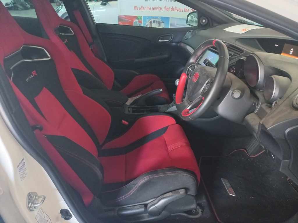2016 Honda Civic 2.0 Type R thumbnail 7