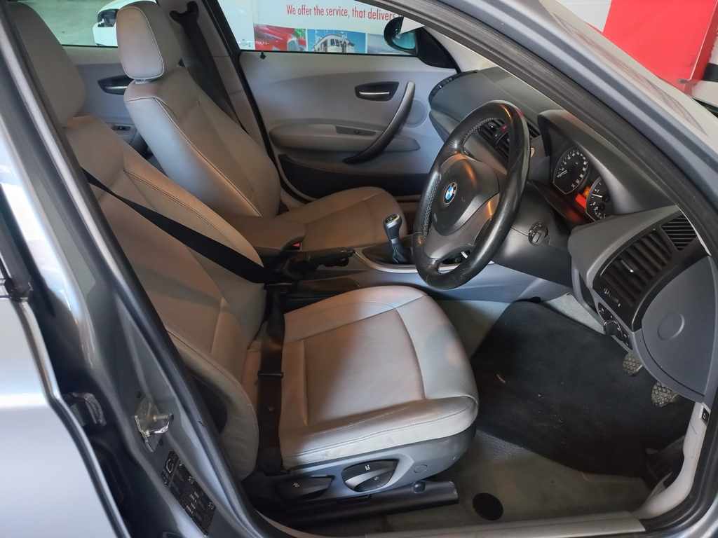 2005 BMW 120i thumbnail 7