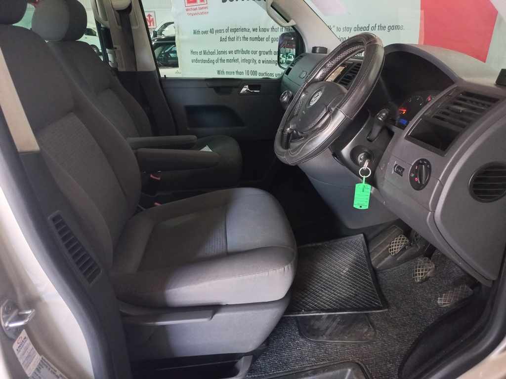 2007 VW Caravelle 2.5 TDi thumbnail 7