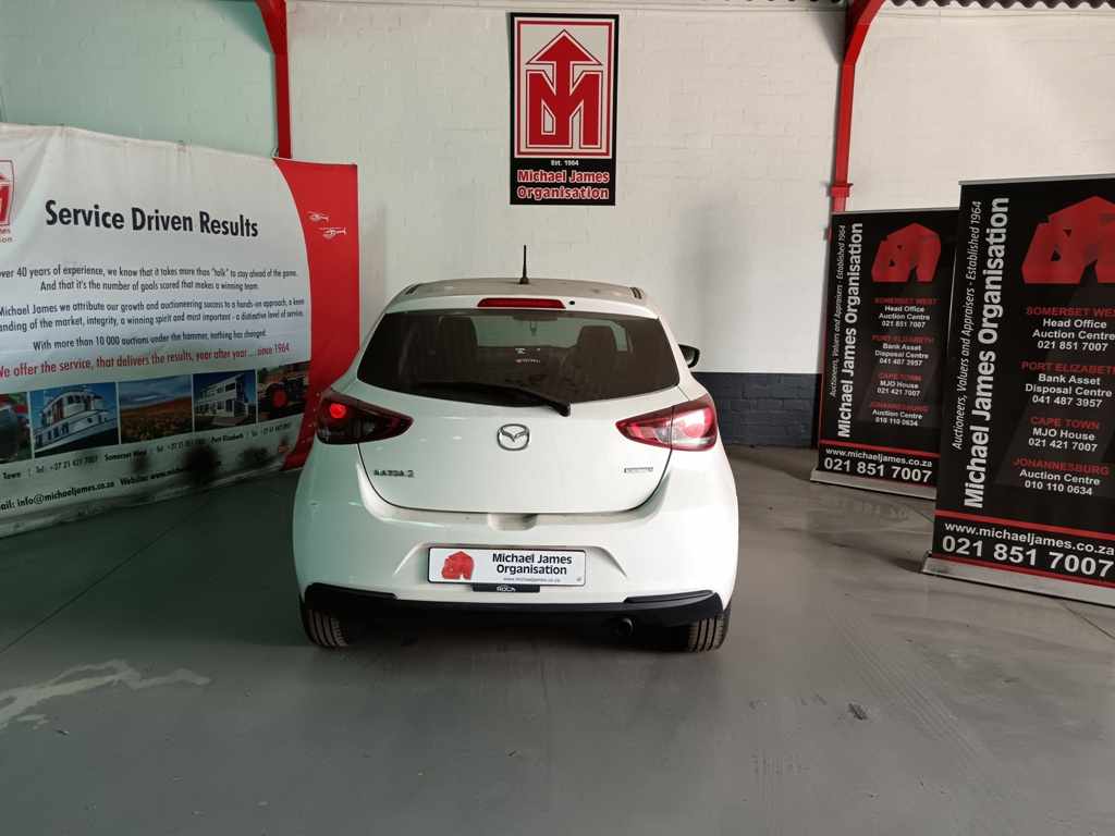 2022 Mazda 2 1.5 thumbnail 4