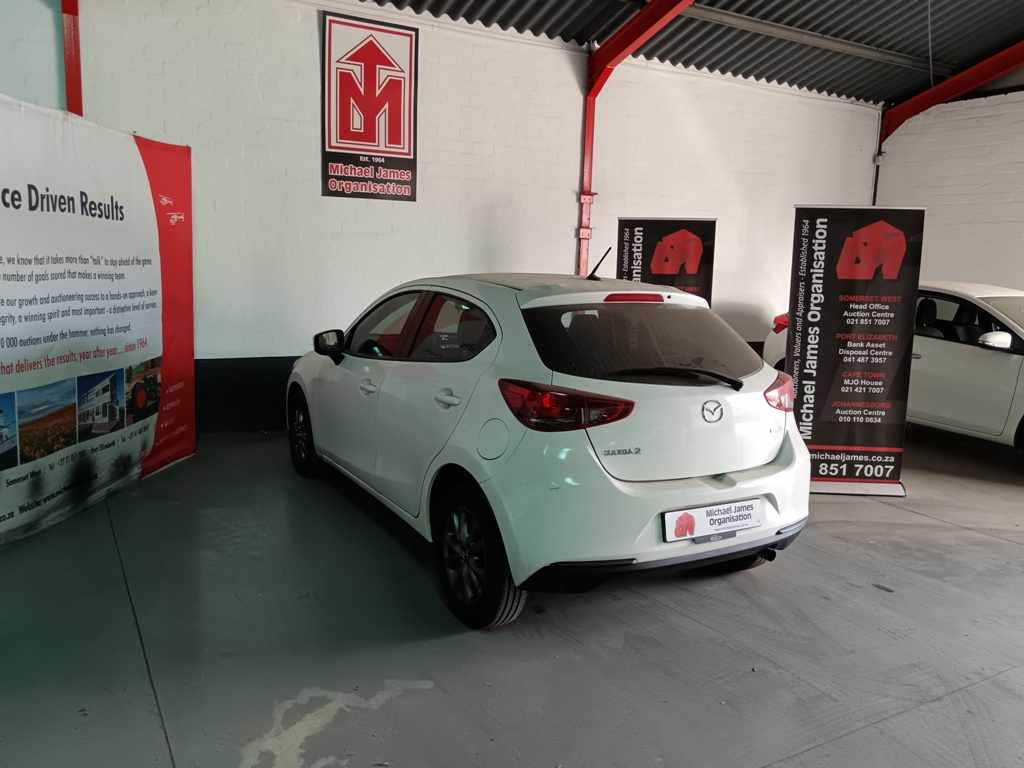 2022 Mazda 2 1.5 thumbnail 6