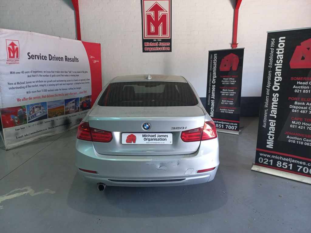 2015 BMW 320i SPORT LINE A/T thumbnail 4