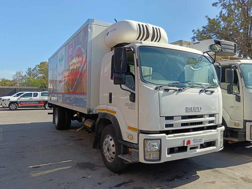 2014 Isuzu FTR 850 F/C C/C thumbnail 3