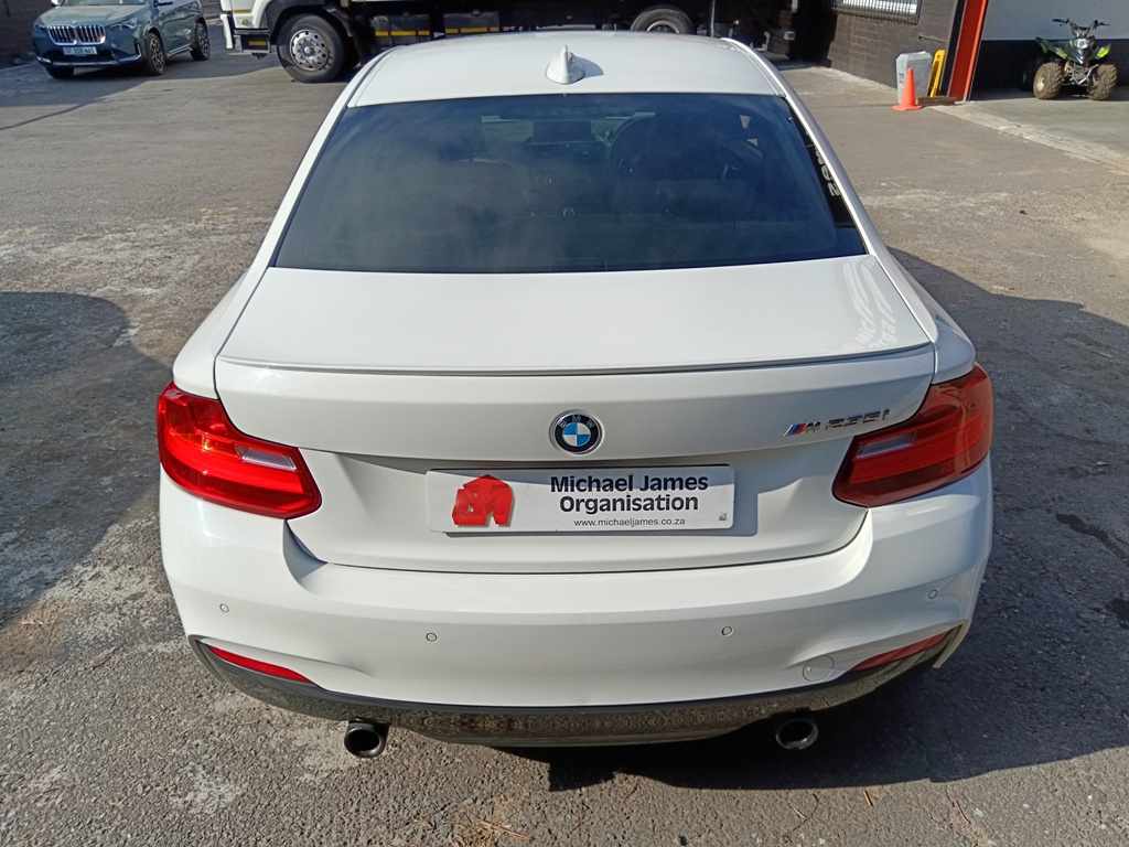2014 BMW M235i A/T thumbnail 4