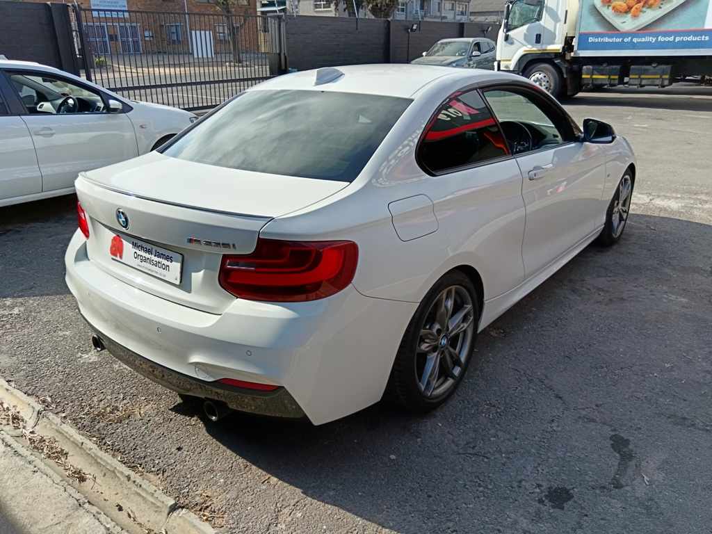 2014 BMW M235i A/T thumbnail 5