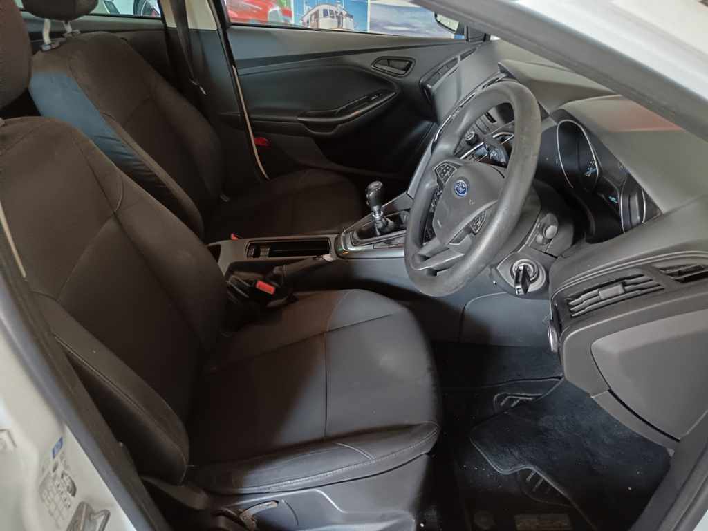 2017 Ford Focus 1.0 Ecoboost thumbnail 7