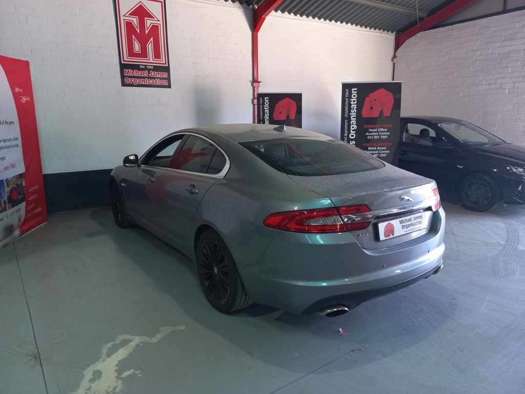2014 Jaguar XF 2.0 i4 thumbnail 6