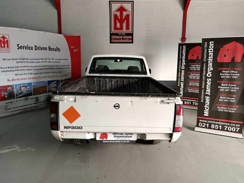 2018 Nissan NP300 2.5 TDi LWB thumbnail 4