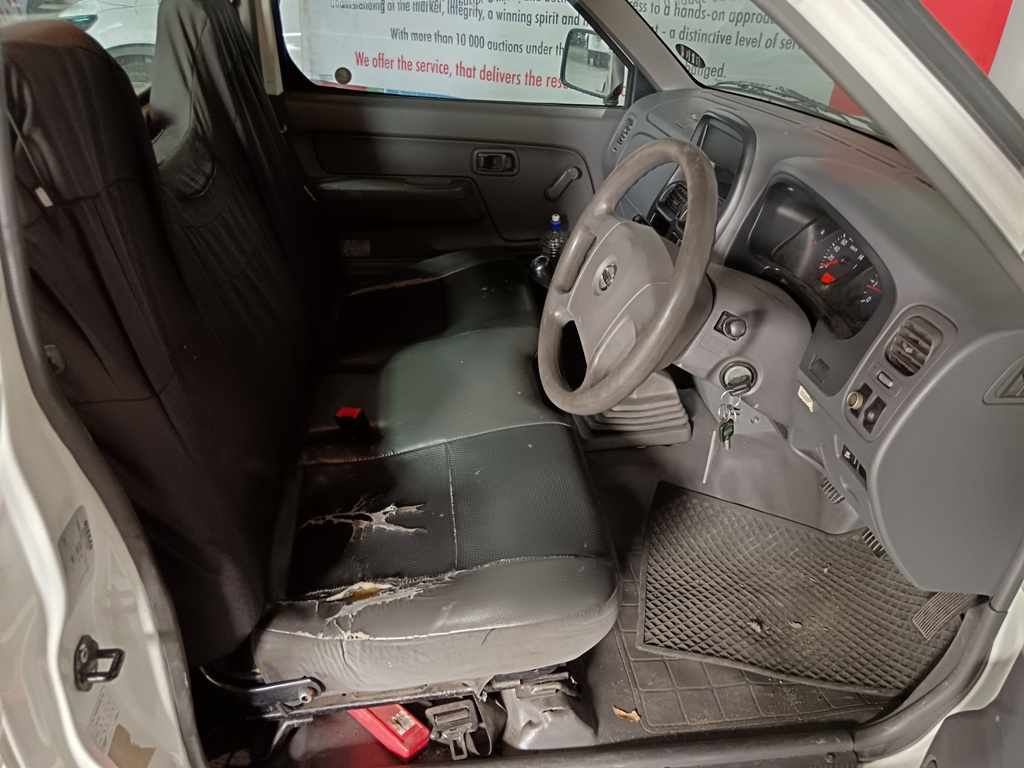 2018 Nissan NP300 2.5 TDi LWB thumbnail 7