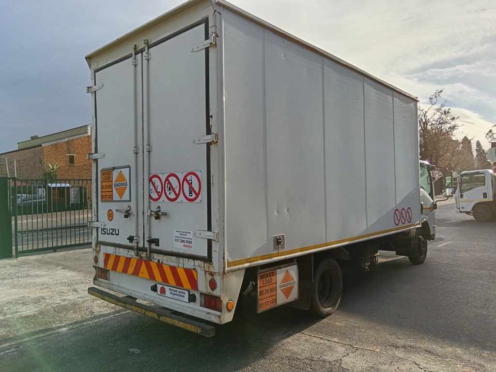 2018 Isuzu NQR500 AMT Closed Body thumbnail 4