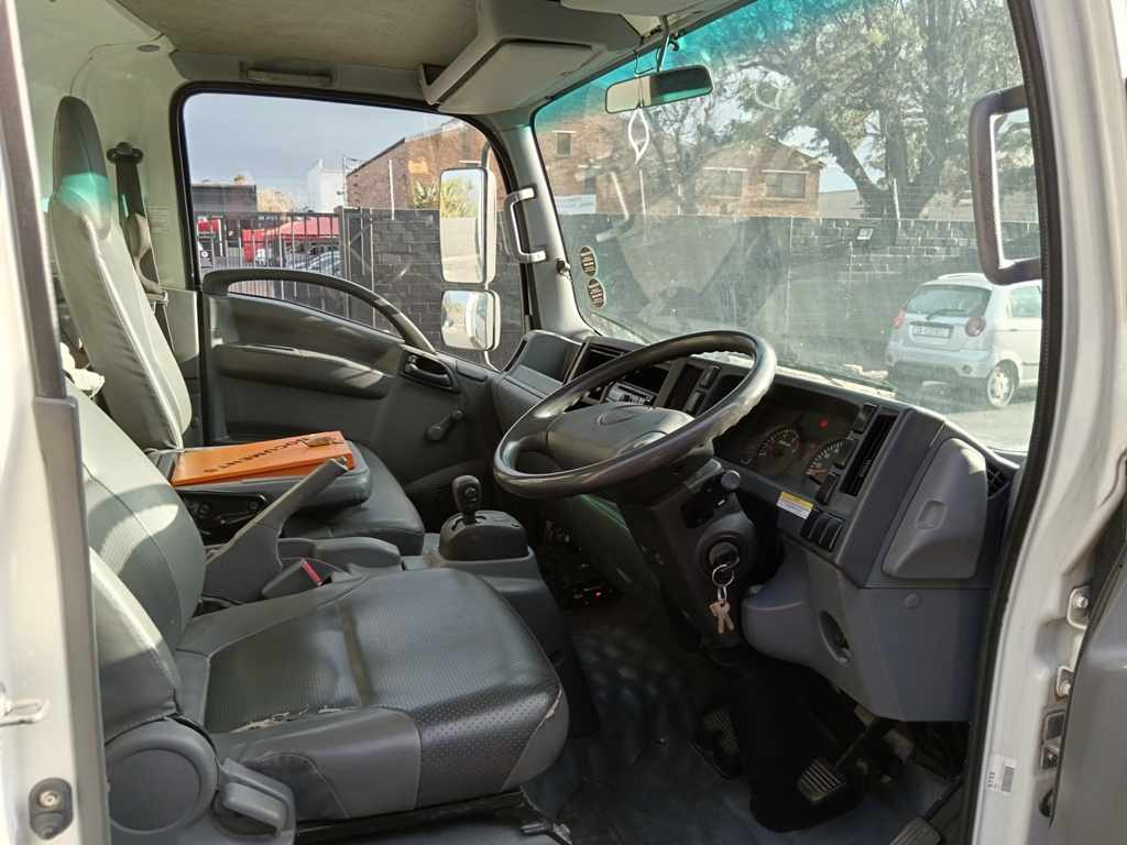 2018 Isuzu NQR500 AMT Closed Body thumbnail 6