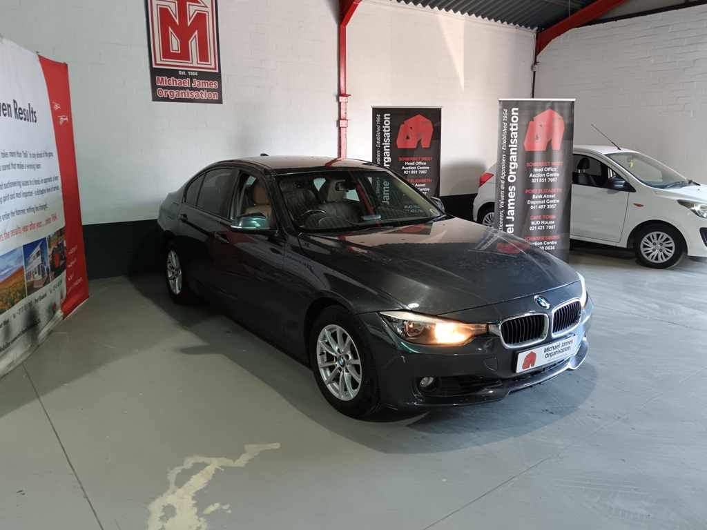 2012 BMW 320i A/T thumbnail 3