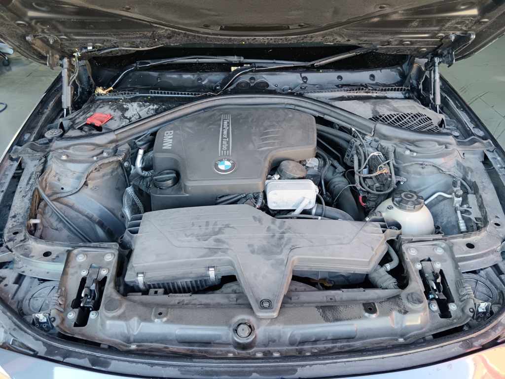 2012 BMW 320i A/T thumbnail 9