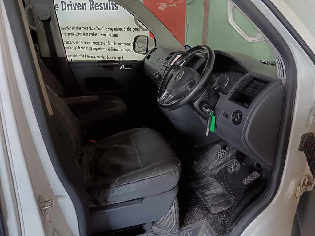 2011 VW T5 KOMBI 2.0 TDi thumbnail 7