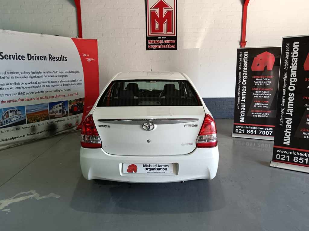2014 Toyota Etios 1.5 thumbnail 4