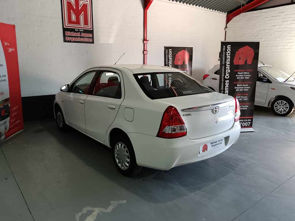 2014 Toyota Etios 1.5 thumbnail 6