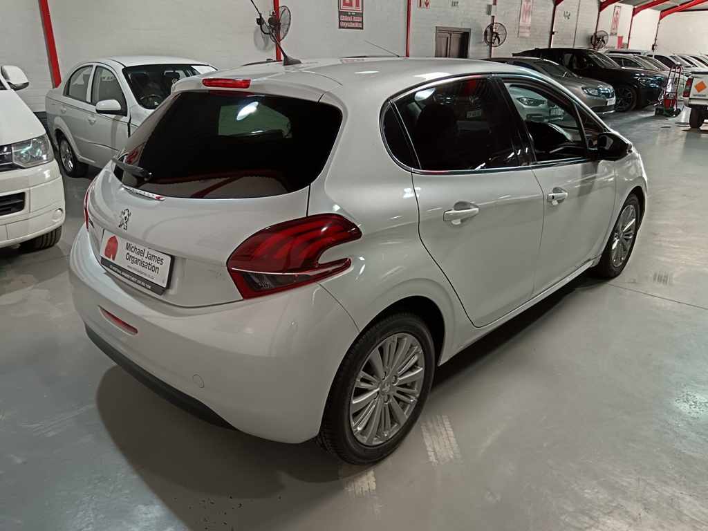 2020 Peugeot 208 thumbnail 5