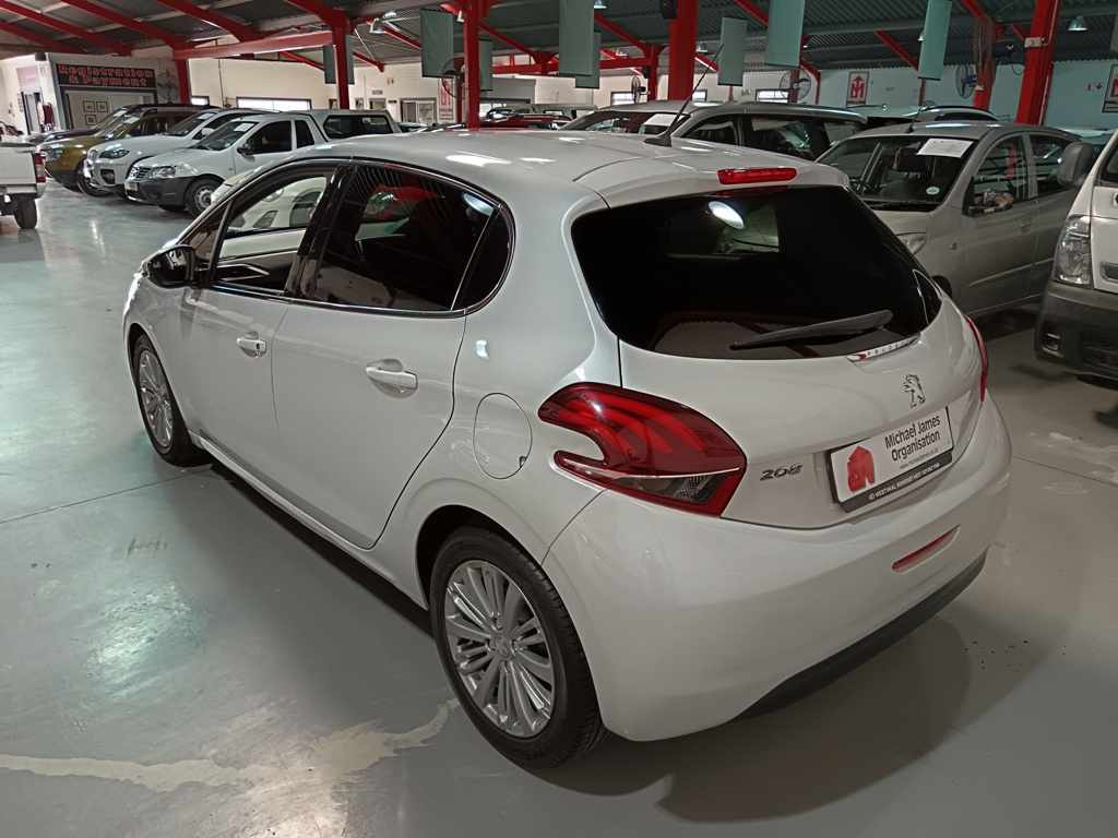 2020 Peugeot 208 thumbnail 6