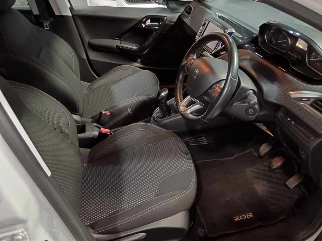 2020 Peugeot 208 thumbnail 7